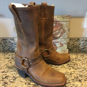 Frye harness 12”- distressed, 7